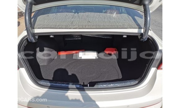 Acheter Import Voiture Kia K5 Blanc à Import - Dubai, État d'Abia Acheter Import Voiture Kia K5 Blanc à Import - Dubai, État d'Abia