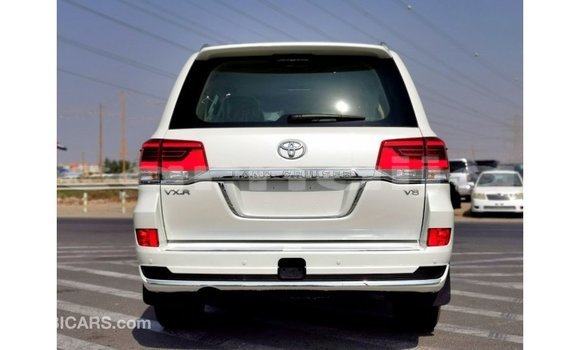 Buy Import Toyota Land Cruiser White Car in Import - Dubai in Abia State Buy Import Toyota Land Cruiser White Car in Import - Dubai in Abia State