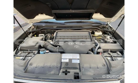 Buy Import Toyota Land Cruiser White Car in Import - Dubai in Abia State Buy Import Toyota Land Cruiser White Car in Import - Dubai in Abia State