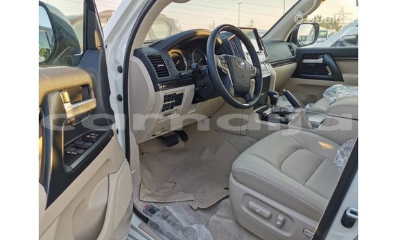 Acheter Import Voiture Toyota Land Cruiser Blanc à Import - Dubai, État d'Abia Acheter Import Voiture Toyota Land Cruiser Blanc à Import - Dubai, État d'Abia