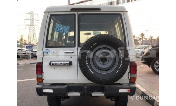 Acheter Import Voiture Toyota Land Cruiser Blanc à Import - Dubai, État d'Abia Acheter Import Voiture Toyota Land Cruiser Blanc à Import - Dubai, État d'Abia