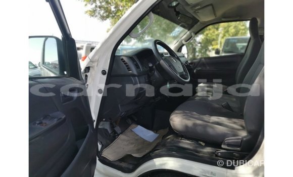 Acheter Import Voiture Toyota Hiace Blanc à Import - Dubai, État d'Abia Acheter Import Voiture Toyota Hiace Blanc à Import - Dubai, État d'Abia