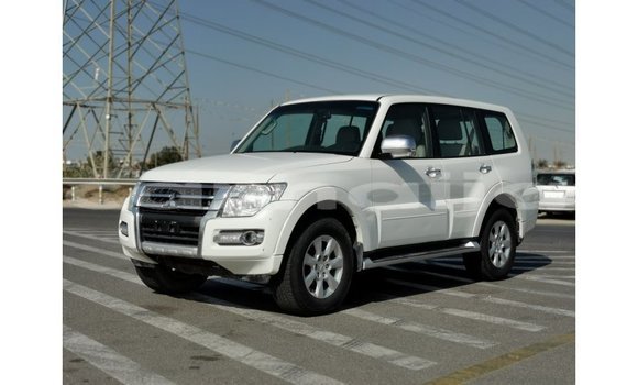 Acheter Import Voiture Mitsubishi Pajero Blanc à Import - Dubai, État d'Abia Acheter Import Voiture Mitsubishi Pajero Blanc à Import - Dubai, État d'Abia