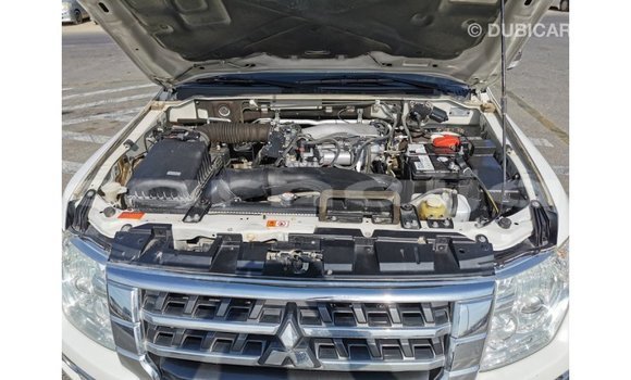 Acheter Import Voiture Mitsubishi Pajero Blanc à Import - Dubai, État d'Abia Acheter Import Voiture Mitsubishi Pajero Blanc à Import - Dubai, État d'Abia