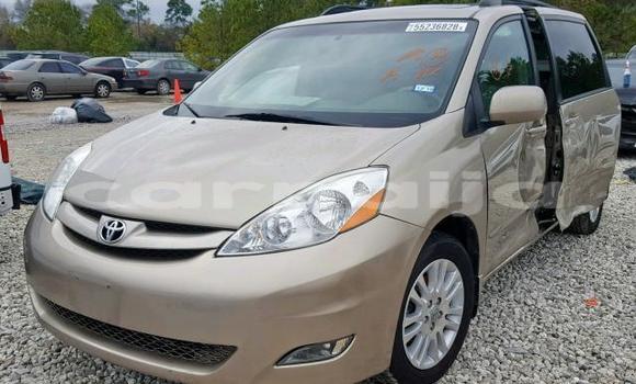Buy Used Toyota Sienna Beige Car in Lagos in Lagos State