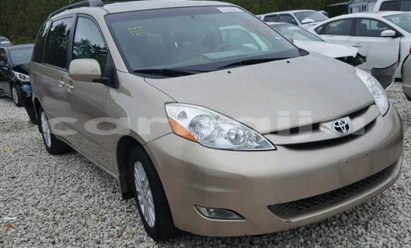 Buy Used Toyota Sienna Beige Car in Lagos in Lagos State Buy Used Toyota Sienna Beige Car in Lagos in Lagos State