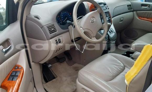 Buy Used Toyota Sienna Beige Car in Lagos in Lagos State Buy Used Toyota Sienna Beige Car in Lagos in Lagos State