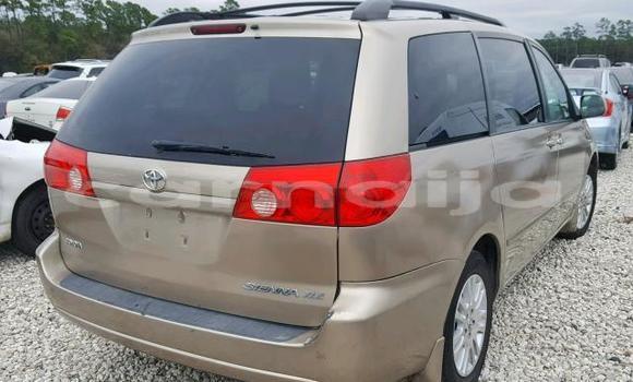 Buy Used Toyota Sienna Beige Car in Lagos in Lagos State Buy Used Toyota Sienna Beige Car in Lagos in Lagos State