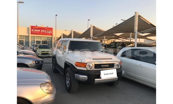 Acheter Import Voiture Toyota FJ Cruiser Blanc à Import - Dubai, État d'Abia