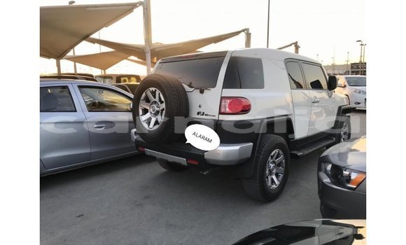 Buy Import Toyota FJ Cruiser White Car in Import - Dubai in Abia State Buy Import Toyota FJ Cruiser White Car in Import - Dubai in Abia State