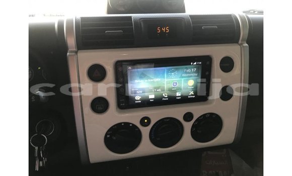 Buy Import Toyota FJ Cruiser White Car in Import - Dubai in Abia State Buy Import Toyota FJ Cruiser White Car in Import - Dubai in Abia State