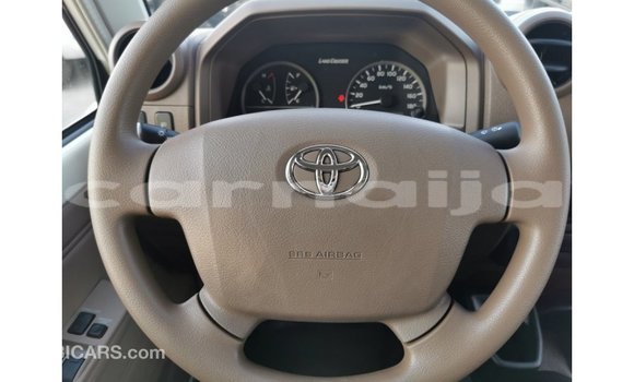 Buy Import Toyota Land Cruiser White Car in Import - Dubai in Abia State Buy Import Toyota Land Cruiser White Car in Import - Dubai in Abia State