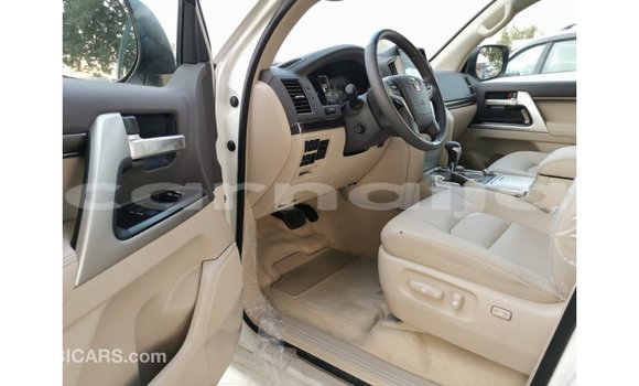 Acheter Import Voiture Toyota Land Cruiser Blanc à Import - Dubai, État d'Abia Acheter Import Voiture Toyota Land Cruiser Blanc à Import - Dubai, État d'Abia