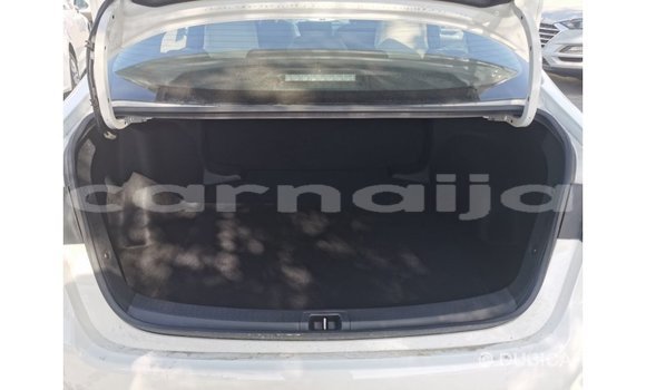 Acheter Import Voiture Toyota Corolla Blanc à Import - Dubai, État d'Abia Acheter Import Voiture Toyota Corolla Blanc à Import - Dubai, État d'Abia