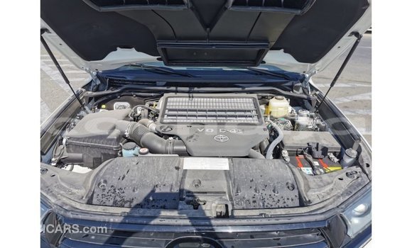 Acheter Import Voiture Toyota Land Cruiser Blanc à Import - Dubai, État d'Abia Acheter Import Voiture Toyota Land Cruiser Blanc à Import - Dubai, État d'Abia