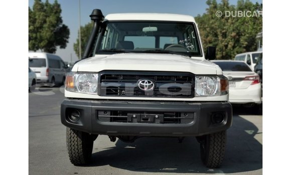 Buy Import Toyota Land Cruiser White Car in Import - Dubai in Abia State Buy Import Toyota Land Cruiser White Car in Import - Dubai in Abia State