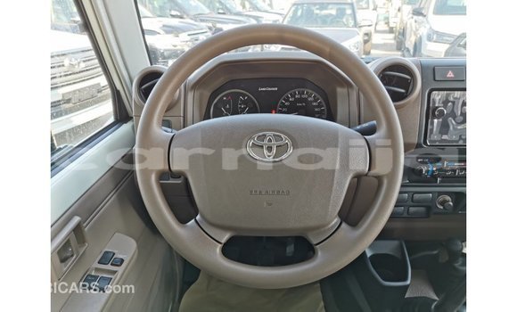 Buy Import Toyota Land Cruiser White Car in Import - Dubai in Abia State Buy Import Toyota Land Cruiser White Car in Import - Dubai in Abia State