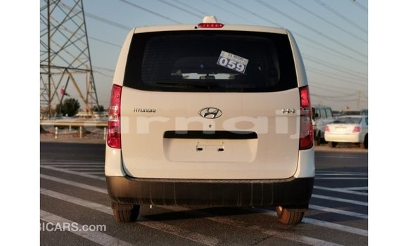 Acheter Import Voiture Hyundai Accent Blanc à Import - Dubai, État d'Abia Acheter Import Voiture Hyundai Accent Blanc à Import - Dubai, État d'Abia