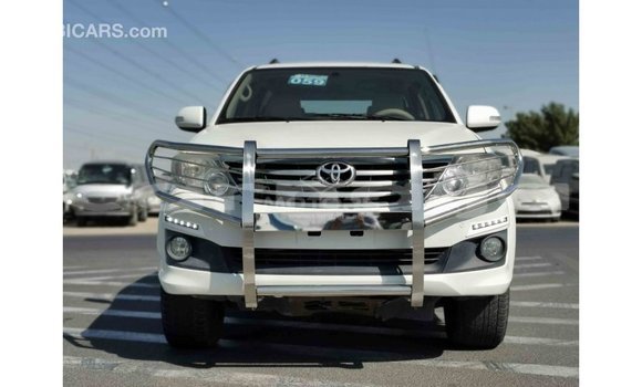 Acheter Import Voiture Toyota Fortuner Blanc à Import - Dubai, État d'Abia Acheter Import Voiture Toyota Fortuner Blanc à Import - Dubai, État d'Abia