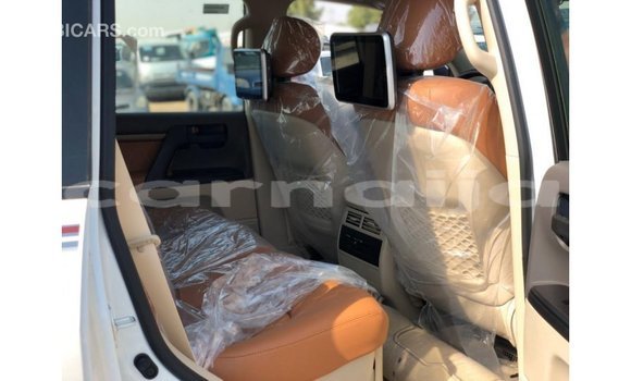 Buy Import Toyota Land Cruiser White Car in Import - Dubai in Abia State Buy Import Toyota Land Cruiser White Car in Import - Dubai in Abia State
