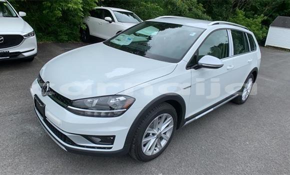 Acheter Import Voiture Volkswagen Golf Blanc à Lagos, État de Lagos Acheter Import Voiture Volkswagen Golf Blanc à Lagos, État de Lagos