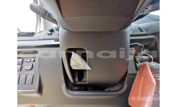 Acheter Import Voiture Toyota Prado Blanc à Import - Dubai, État d'Abia Acheter Import Voiture Toyota Prado Blanc à Import - Dubai, État d'Abia
