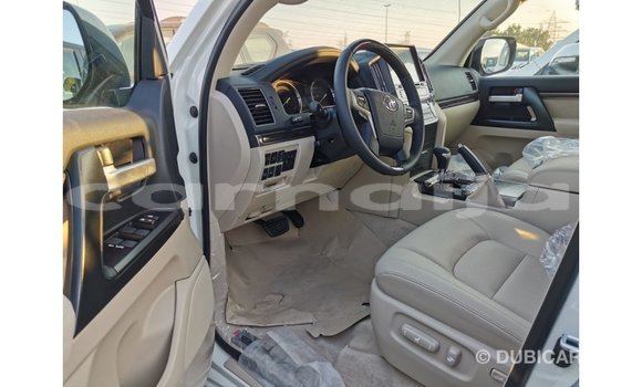 Buy Import Toyota Land Cruiser White Car in Import - Dubai in Abia State Buy Import Toyota Land Cruiser White Car in Import - Dubai in Abia State