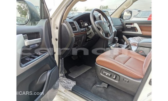Buy Import Toyota Land Cruiser White Car in Import - Dubai in Abia State Buy Import Toyota Land Cruiser White Car in Import - Dubai in Abia State