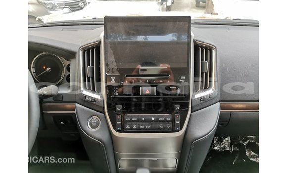 Buy Import Toyota Land Cruiser White Car in Import - Dubai in Abia State Buy Import Toyota Land Cruiser White Car in Import - Dubai in Abia State