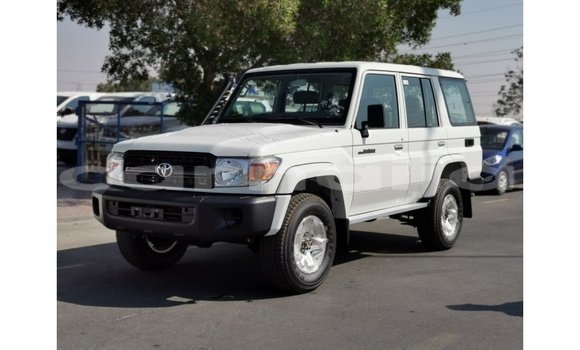 Acheter Import Voiture Toyota Land Cruiser Blanc à Import - Dubai, État d'Abia Acheter Import Voiture Toyota Land Cruiser Blanc à Import - Dubai, État d'Abia