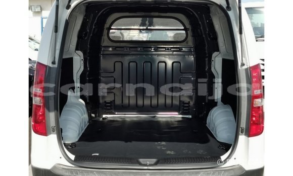 Buy Import Hyundai Accent White Car in Import - Dubai in Abia State Buy Import Hyundai Accent White Car in Import - Dubai in Abia State