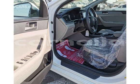 Buy Import Hyundai Sonata White Car in Import - Dubai in Abia State Buy Import Hyundai Sonata White Car in Import - Dubai in Abia State