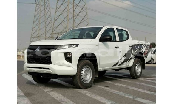 Buy Import Mitsubishi L200 White Car in Import - Dubai in Abia State