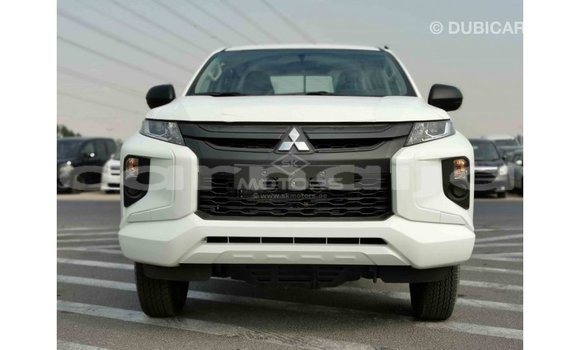 Buy Import Mitsubishi L200 White Car in Import - Dubai in Abia State Buy Import Mitsubishi L200 White Car in Import - Dubai in Abia State
