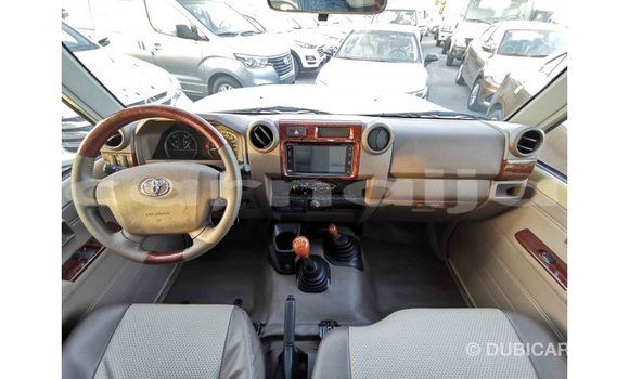 Buy Import Toyota Land Cruiser Beige Car in Import - Dubai in Abia State Buy Import Toyota Land Cruiser Beige Car in Import - Dubai in Abia State