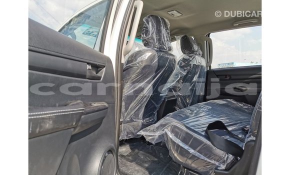 Acheter Import Voiture Toyota Hilux Blanc à Import - Dubai, État d'Abia Acheter Import Voiture Toyota Hilux Blanc à Import - Dubai, État d'Abia