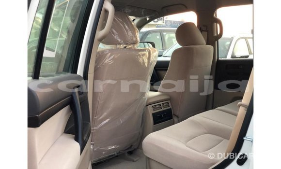 Acheter Import Voiture Toyota Land Cruiser Blanc à Import - Dubai, État d'Abia Acheter Import Voiture Toyota Land Cruiser Blanc à Import - Dubai, État d'Abia