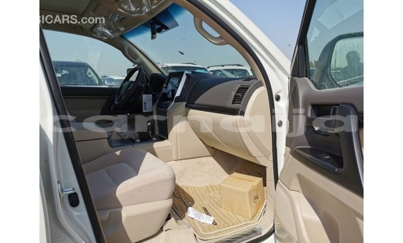 Buy Import Toyota Land Cruiser White Car in Import - Dubai in Abia State Buy Import Toyota Land Cruiser White Car in Import - Dubai in Abia State