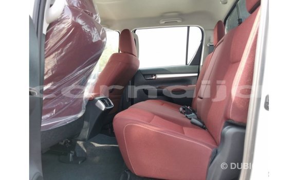 Acheter Import Voiture Toyota Hilux Blanc à Import - Dubai, État d'Abia Acheter Import Voiture Toyota Hilux Blanc à Import - Dubai, État d'Abia