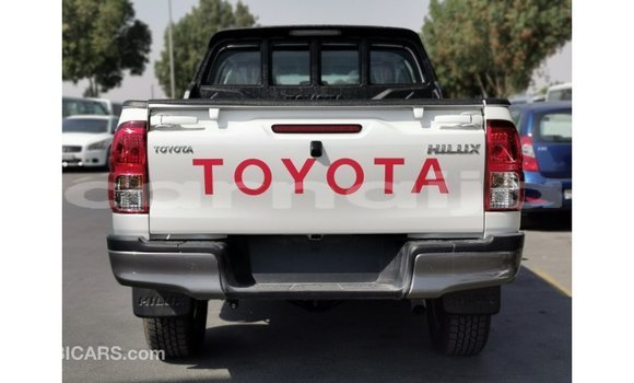 Buy Import Toyota Hilux White Car in Import - Dubai in Abia State Buy Import Toyota Hilux White Car in Import - Dubai in Abia State