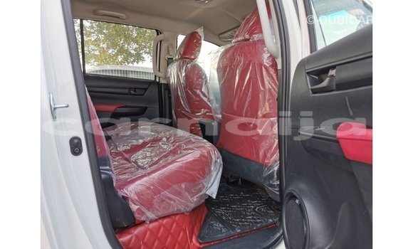 Buy Import Toyota Hilux White Car in Import - Dubai in Abia State Buy Import Toyota Hilux White Car in Import - Dubai in Abia State