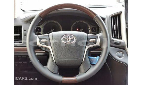 Buy Import Toyota Land Cruiser White Car in Import - Dubai in Abia State Buy Import Toyota Land Cruiser White Car in Import - Dubai in Abia State