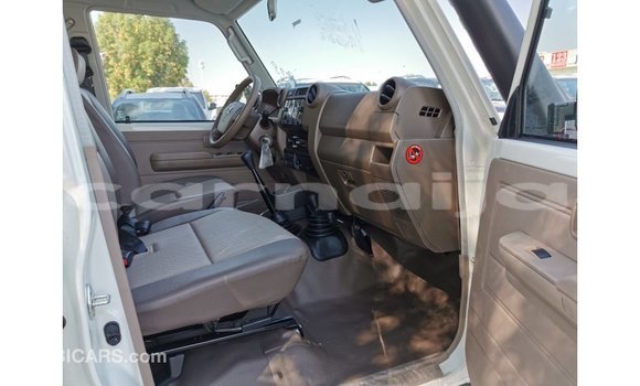 Buy Import Toyota Land Cruiser White Car in Import - Dubai in Abia State Buy Import Toyota Land Cruiser White Car in Import - Dubai in Abia State