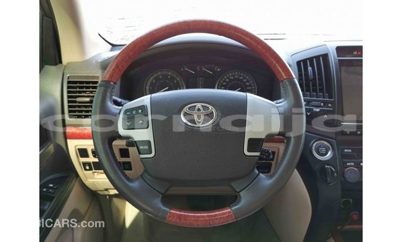 Buy Import Toyota Land Cruiser White Car in Import - Dubai in Abia State Buy Import Toyota Land Cruiser White Car in Import - Dubai in Abia State