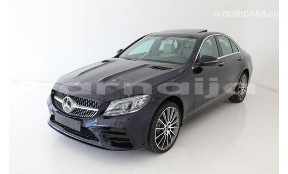 Acheter Import Utilitaire Mercedes‒Benz 1117 Bleu à Import - Dubai, État d'Abia Acheter Import Utilitaire Mercedes‒Benz 1117 Bleu à Import - Dubai, État d'Abia