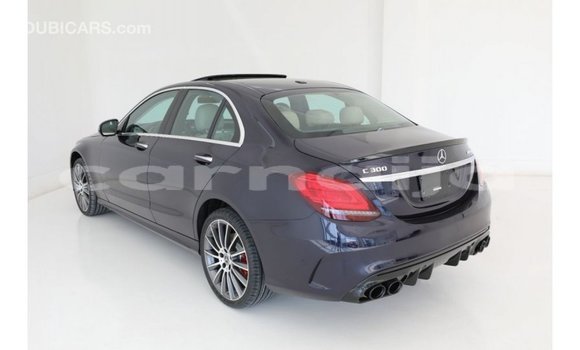 Acheter Import Utilitaire Mercedes‒Benz 1117 Bleu à Import - Dubai, État d'Abia Acheter Import Utilitaire Mercedes‒Benz 1117 Bleu à Import - Dubai, État d'Abia