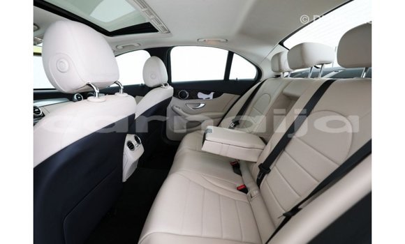 Acheter Import Utilitaire Mercedes‒Benz 1117 Bleu à Import - Dubai, État d'Abia Acheter Import Utilitaire Mercedes‒Benz 1117 Bleu à Import - Dubai, État d'Abia