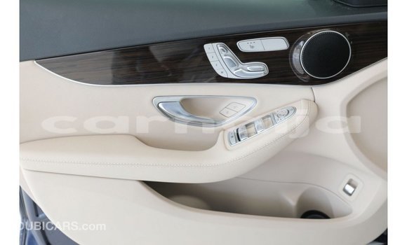 Acheter Import Utilitaire Mercedes‒Benz 1117 Bleu à Import - Dubai, État d'Abia Acheter Import Utilitaire Mercedes‒Benz 1117 Bleu à Import - Dubai, État d'Abia