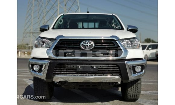 Acheter Import Voiture Toyota Hilux Blanc à Import - Dubai, État d'Abia Acheter Import Voiture Toyota Hilux Blanc à Import - Dubai, État d'Abia