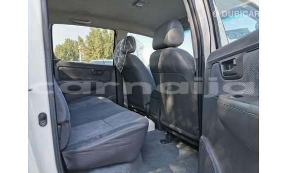 Acheter Import Voiture Toyota Hilux Blanc à Import - Dubai, État d'Abia Acheter Import Voiture Toyota Hilux Blanc à Import - Dubai, État d'Abia